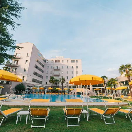 Terme Helvetia ホテル 4*